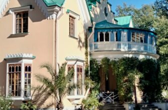 Готика в Петергофе: парк «Александрия»