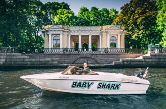 На красивом катере по Петербургу: индивидуальная прогулка