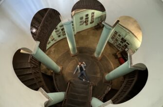 Мистика Петербурга: от Аничкова моста до Ротонды