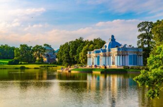 Из Петербурга — в роскошное Царское Село на минивэне