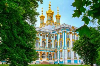 Из Петербурга в Пушкин — в Екатерининский и Александровский дворцы