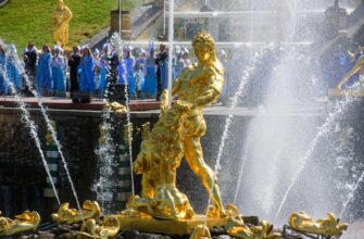 К фонтанам Петергофа — на комфортабельном автомобиле с личным гидом