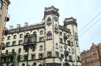 Дворы и дворцы Петроградки: прогулка во времени
