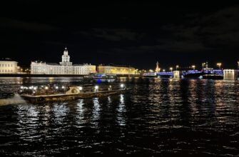 Каналы и разведение мостов: ночной круиз в Петербурге