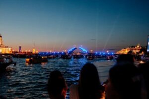 Ночной Петербург: к разводным мостам через центр города