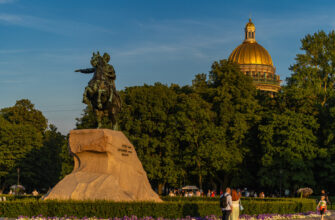 Обзорная экскурсия по Петербургу с посещением Исаакиевского собора