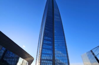 От Дворцовой площади — до Лахты