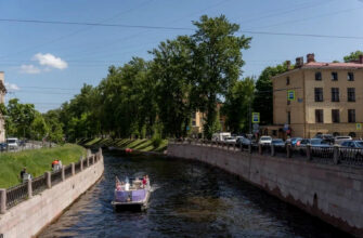 От Петроградки до Фонтанки на водном такси
