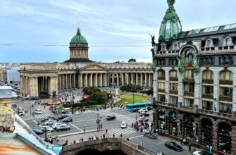 Открывая Петербург: витражи парадных, лабиринты дворов и панорамная крыша