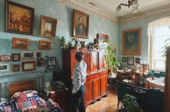 Петербургская история на лестнице дома Бака: от парадной до коммуналки