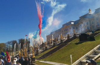 Праздник открытия фонтанов в Петергофе