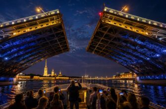 Санкт-Петербург и развод мостов: ночная прогулка на теплоходе