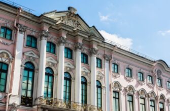 Санкт-Петербург: Строгановский дворец — билет + аудиоэкскурсия