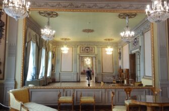 Экскурсия по особняку Румянцева и прогулка по набережной