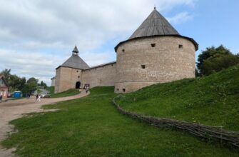 Старая Ладога с монастырским обедом: на автобусе из Петербурга