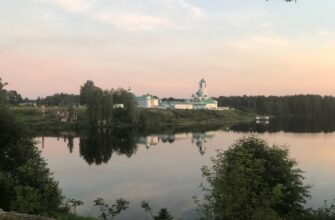 Из Петербурга — к монастырям и святому источнику