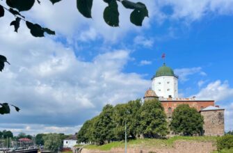 В старинный Выборг — на комфортабельном авто из Петербурга
