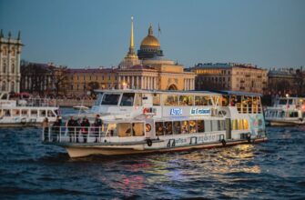 Вечерний круиз с ужином в Петербурге