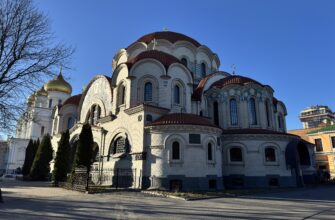 Все монастыри Петербурга: архитектурное путешествие