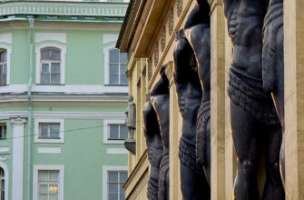 Жить в Зимнем дворце: история царской резиденции, рассказанная её обитателями