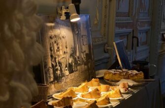 Жизнь доходного дома Петербурга — чаепитие с шарлоткой в доме Бака