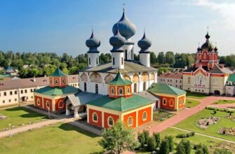 Тихвинский Богородичный Успенский монастырь: дом Пречистой Богоматери