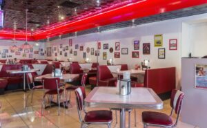Старлайт Дайнер / Starlite Diner «Октябрьская» — фото 3