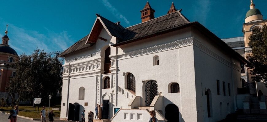 Старый Английский двор