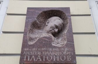 Гении, безумцы или функционеры: про литературу в центре Москвы
