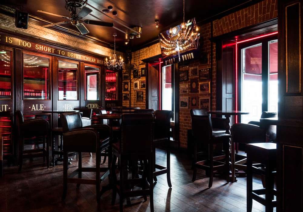 Зе Лефт Банк Паб / The Left Bank Pub