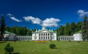 Усадьба «Покровское-Валуево»: прогулка по историческому уголку Новой Москвы