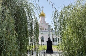 Усадьба Валуево, романо-готика в Филимонках и Зосимова пустынь (из Москвы)