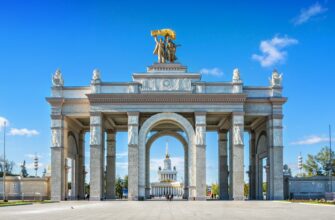 По ВДНХ с гидом-историком