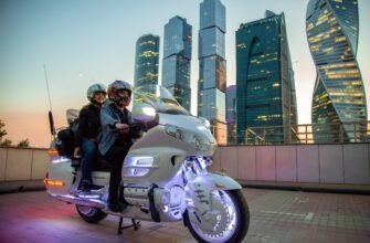 Все высотки Москвы — на мотоциклах (круглый год)