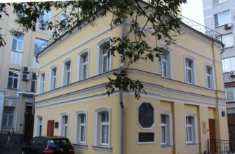 Выставочный зал «Домик Чехова» — атмосфера творчества в центре Москвы